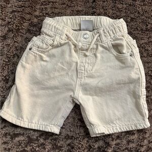 Zara Cream Casual Shorts with Elastic Waistband